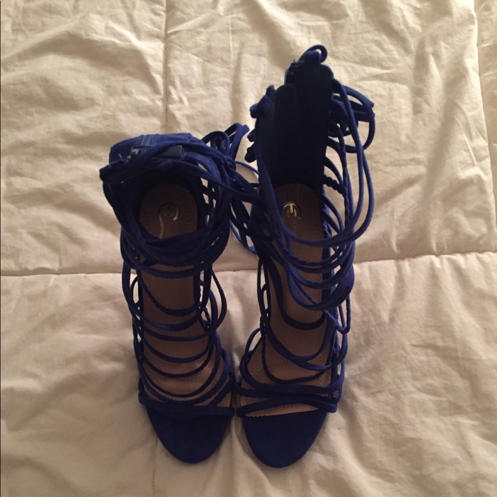 High heels - Picture 3 of 3